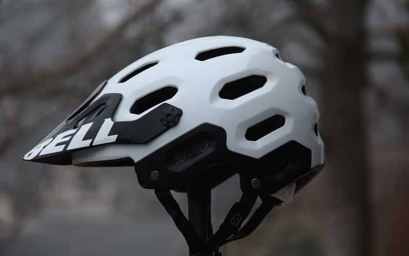Best Mountain Bike Helmet Reviews with Buying Guide