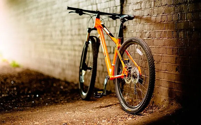Best Mountain Bikes Under $2000 - Reviews with Buying Guide