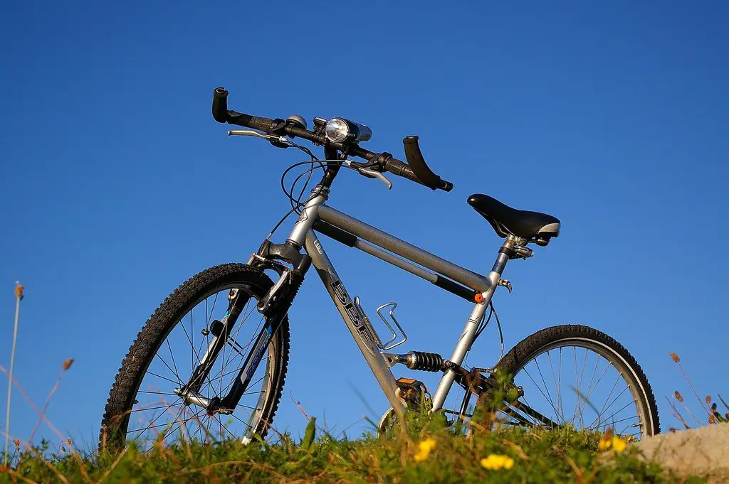 Things to Consider Before You Buy a Mountain Bike Fork | MTBs Lab